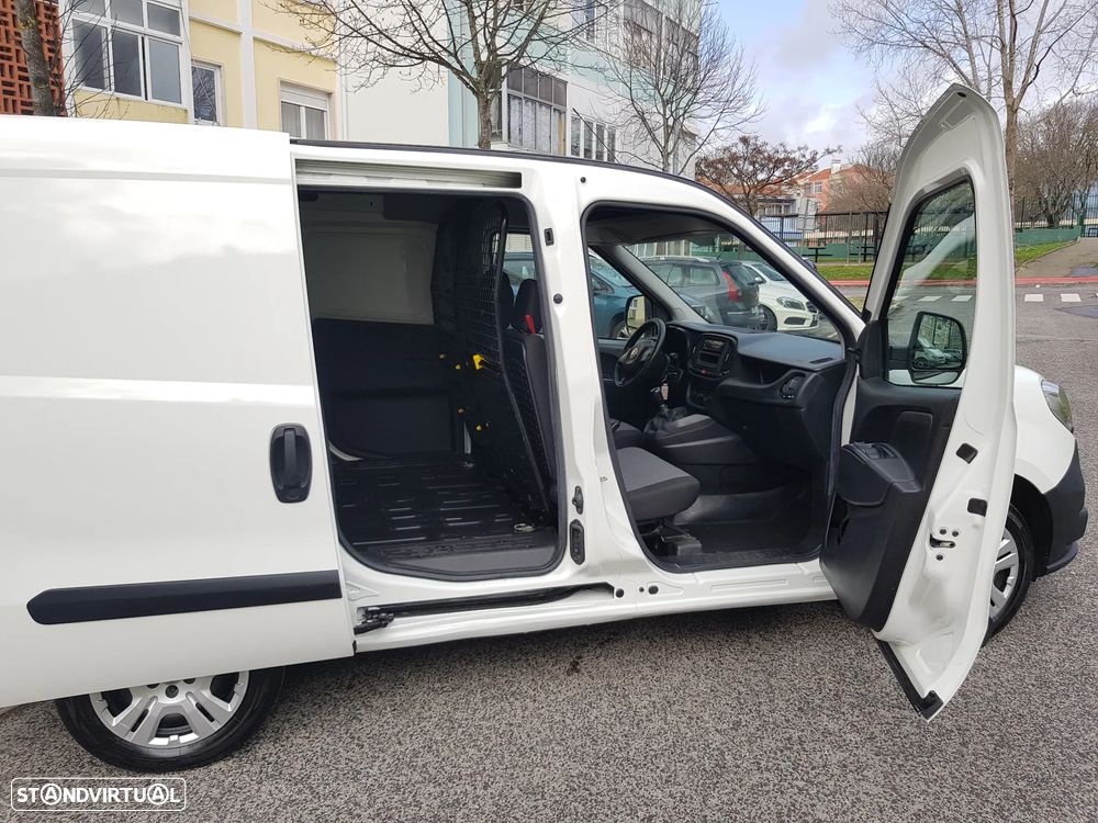 Fiat Doblo 3 Lugares - 42