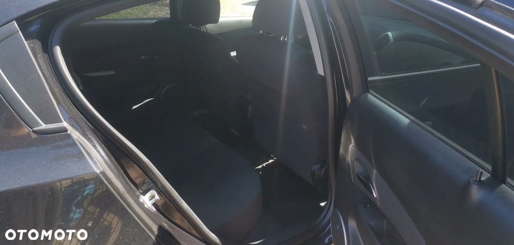 Chevrolet Cruze 1.8 Base - 33
