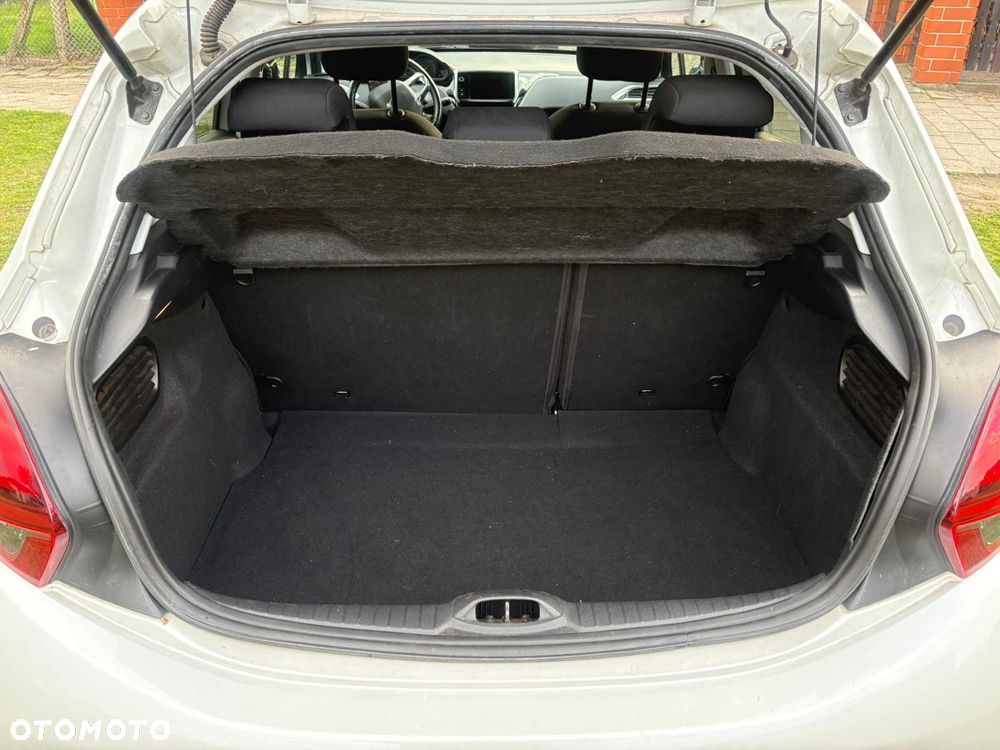 Peugeot 208 1.2 PureTech Allure - 8