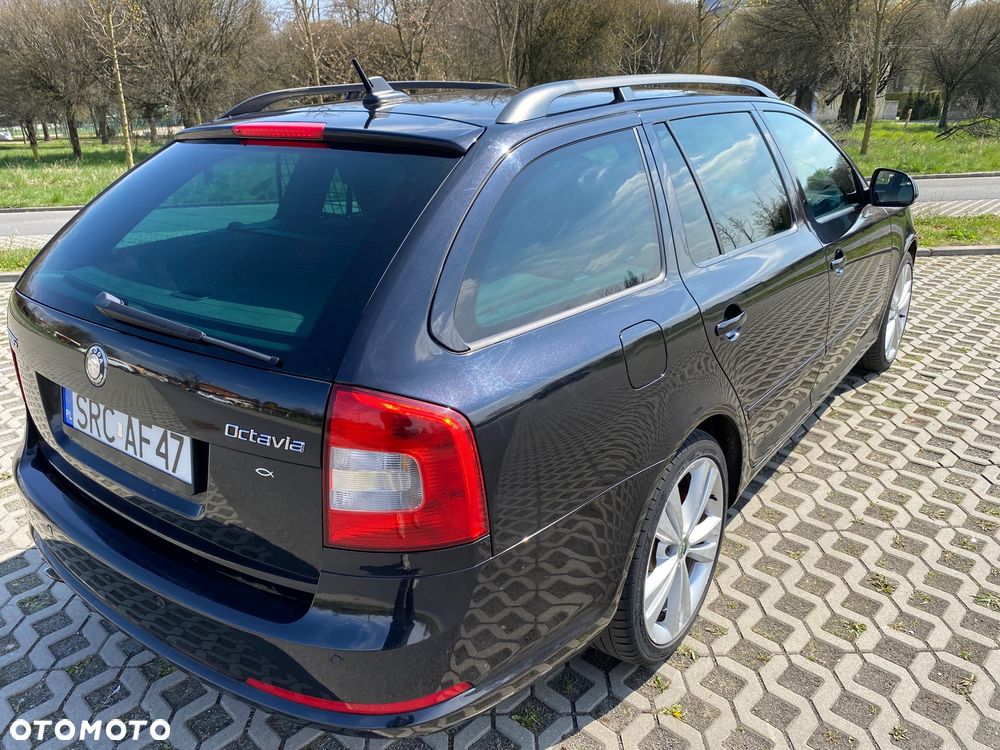 Skoda Octavia 2.0 TDI DPF RS - 3