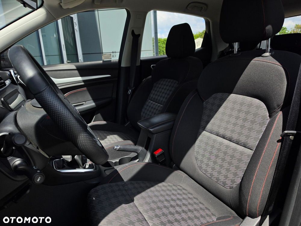 MG ZS - 25