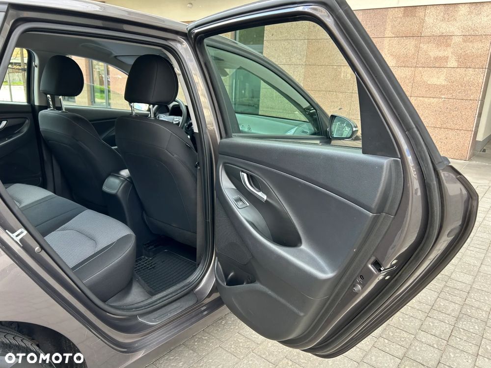 Hyundai i30 1.4 Classic + - 21