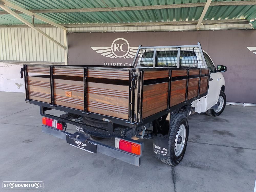 Toyota Hilux 2.4 D4-D 4WD - 5