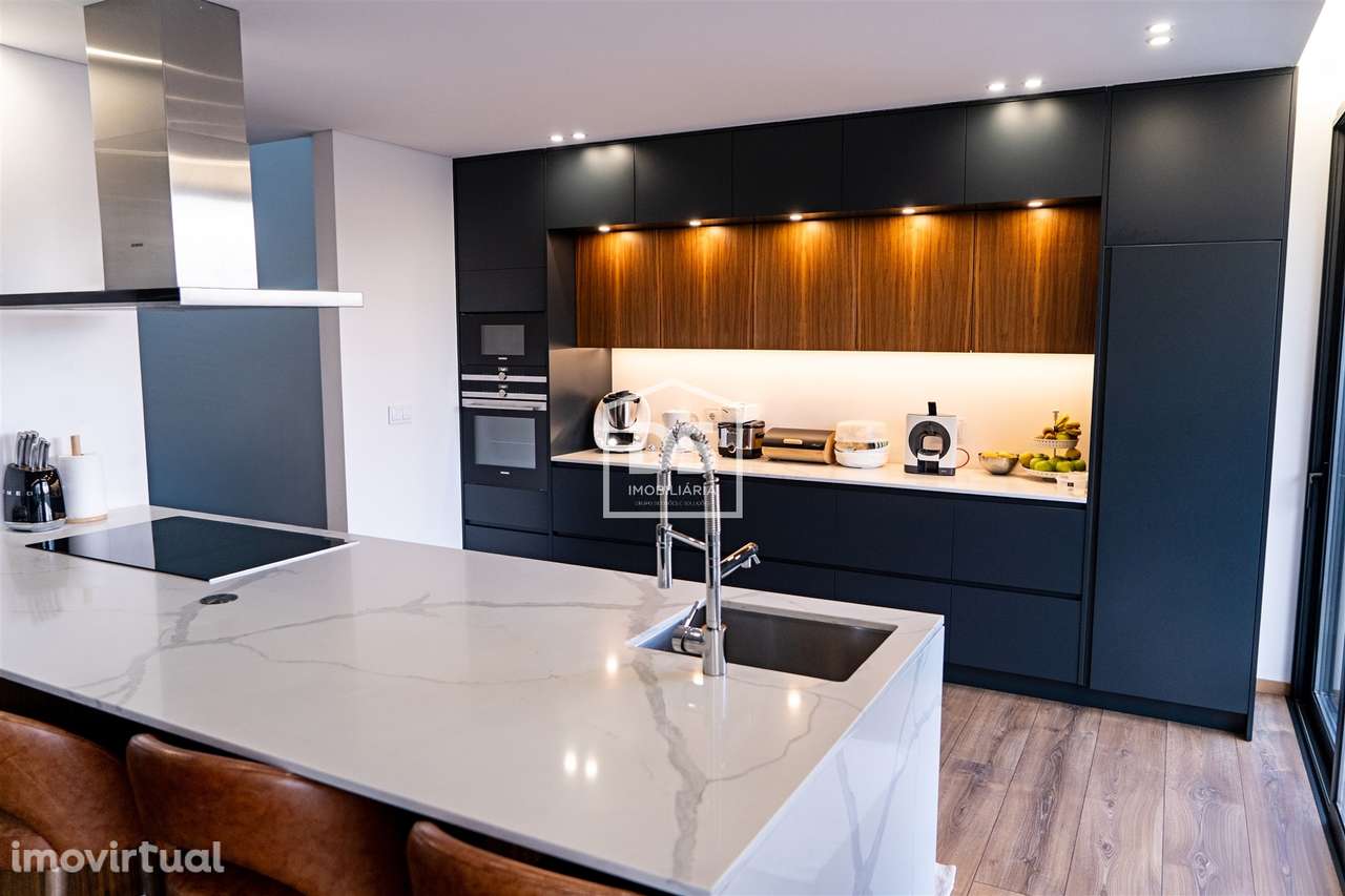 MORADIA DE LUXO T3 + ESCRITORIO - CENTRO DE PAÇOS DE FERREIRA - Grande imagem: 5/33