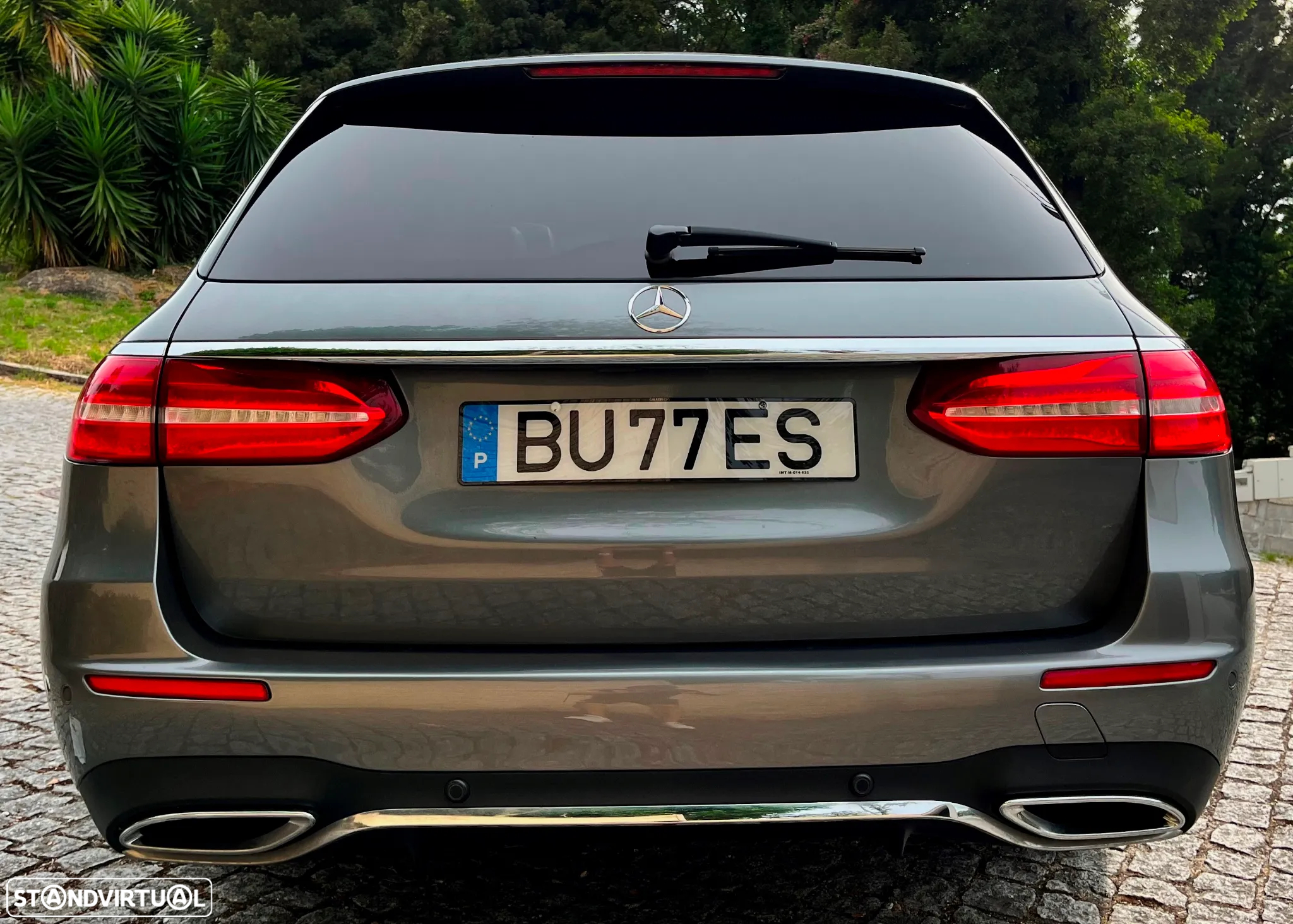 Mercedes-Benz E 220 d 4Matic T 9G-TRONIC AMG Line - 11