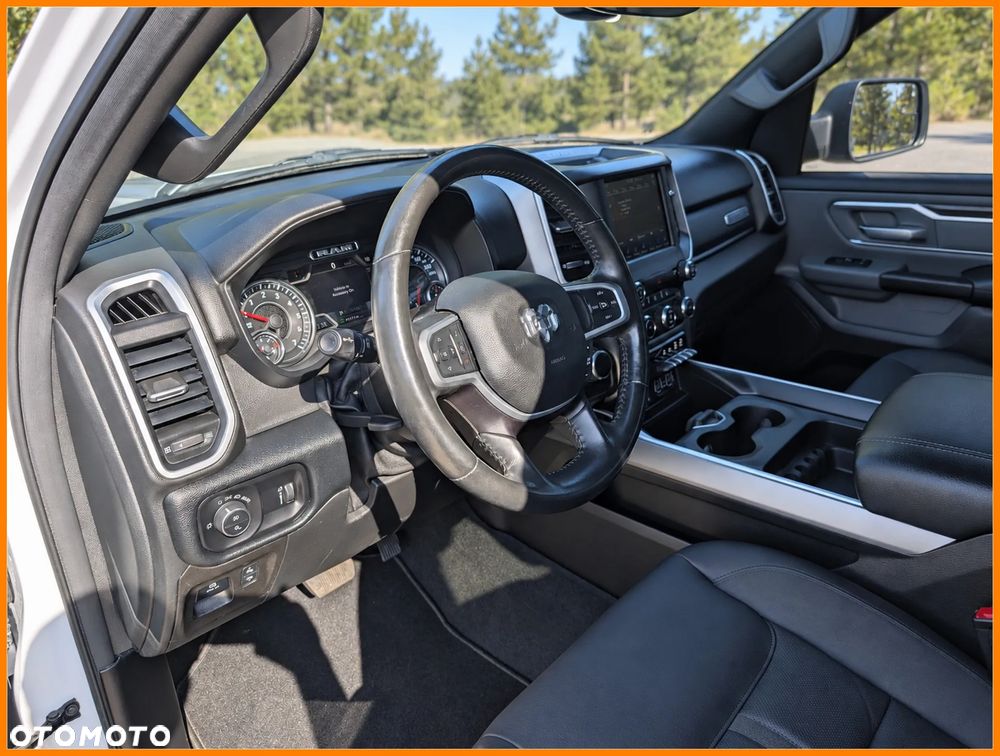 RAM 1500 Crew Cab Shortbed Bighorn - 15