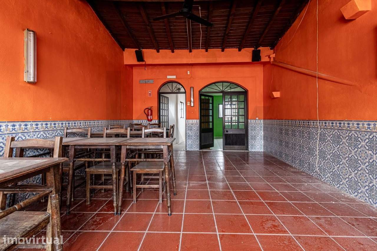 Espaço Comercial de Traça Única c/ Potencial para Loft – Centro de Alc - Grande imagem: 3/15