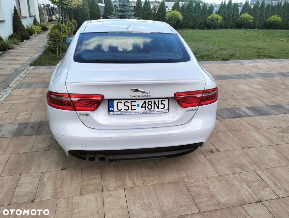 Jaguar XE 2.0 D R-Sport - 5