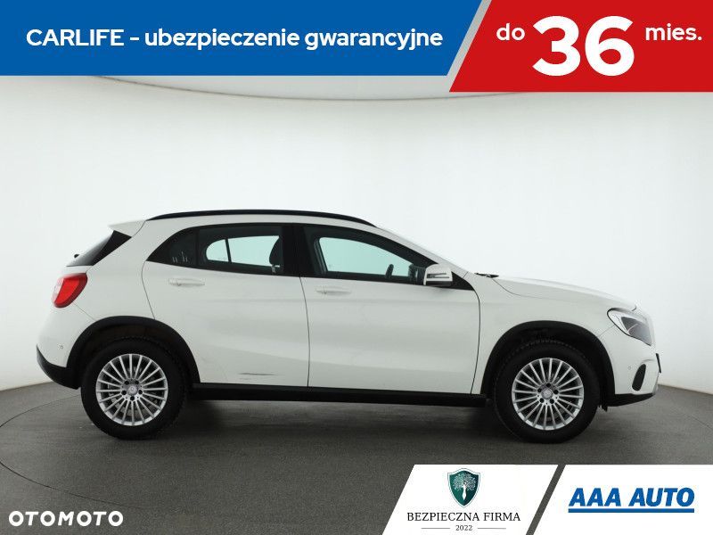 Mercedes-Benz GLA - 8