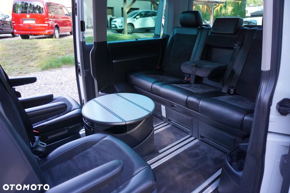 Volkswagen Multivan - 11