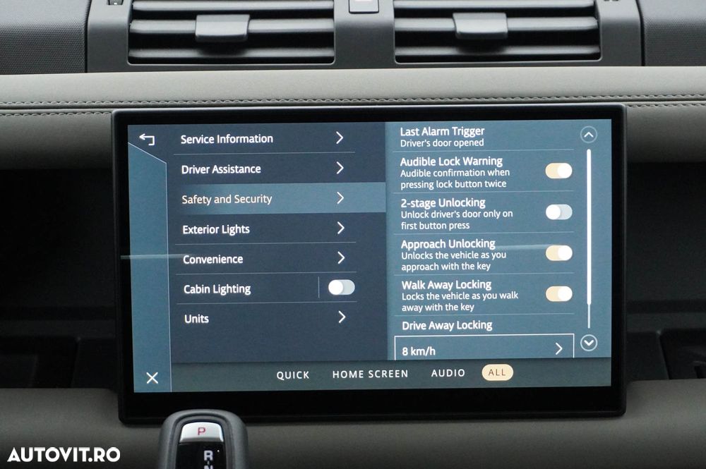 Land Rover Defender 110 3.0D 250 MHEV Hard Top X-Dynamic SE - 37