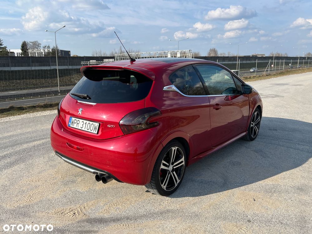 Peugeot 208 1.6 THP GTi - 9