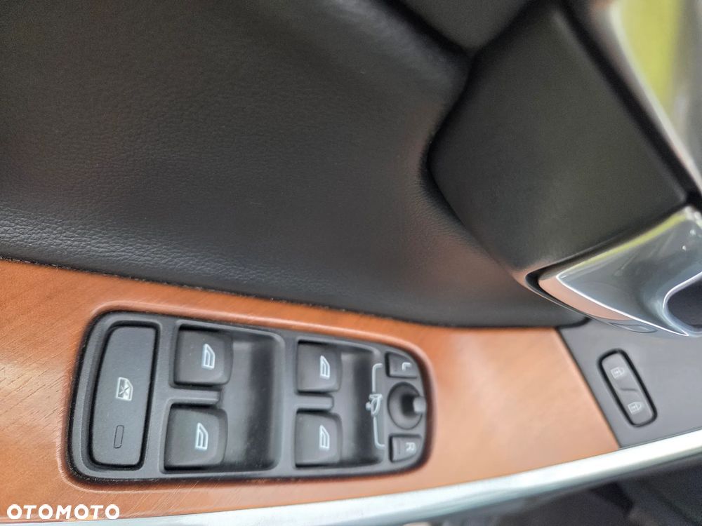 Volvo XC 60 D3 Drive-E Momentum - 13