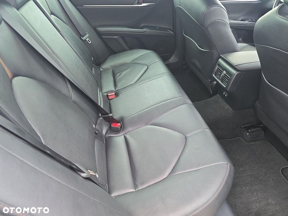 Toyota Camry 2.5 Hybrid Executive CVT - 10