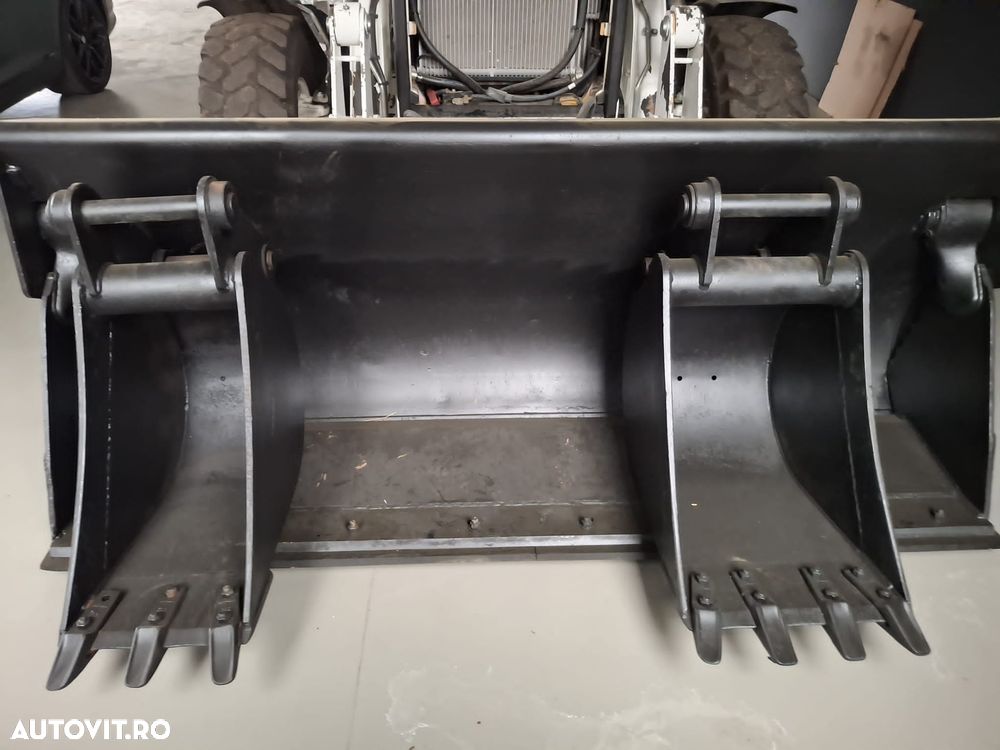 Caterpillar 432F2 - 4