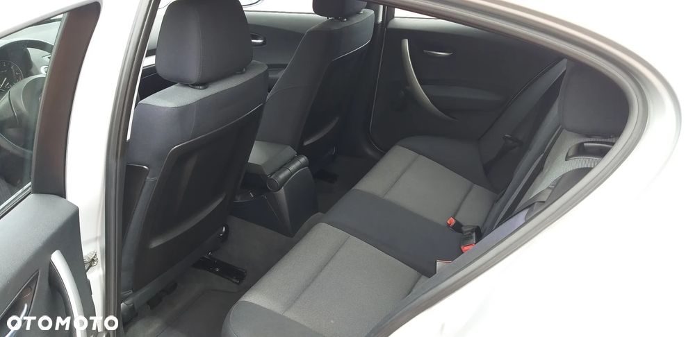 BMW Seria 1 - 17