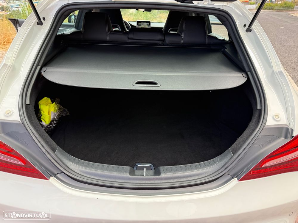 Mercedes-Benz CLA 180 d Shooting Brake Urban - 32