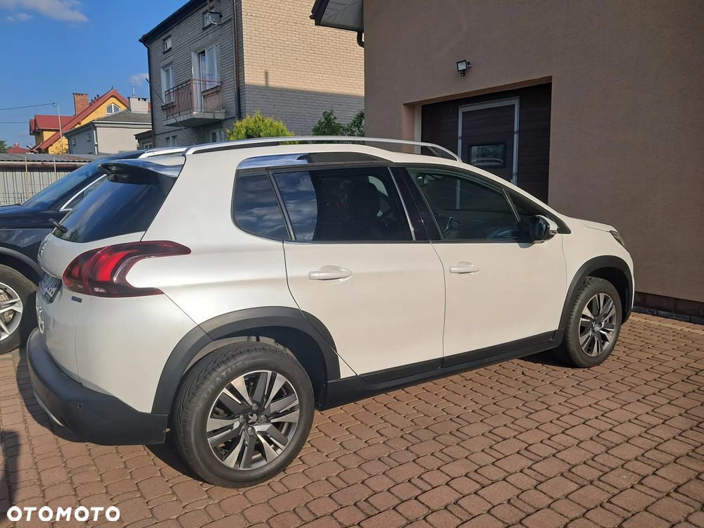 Peugeot 2008 PureTech 110 Stop&Start Allure - 4