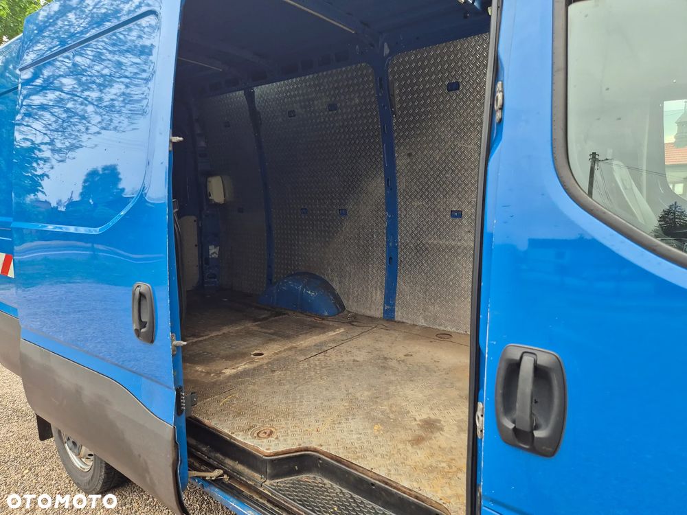 Iveco DAILY 35s18 L3H2 - 12