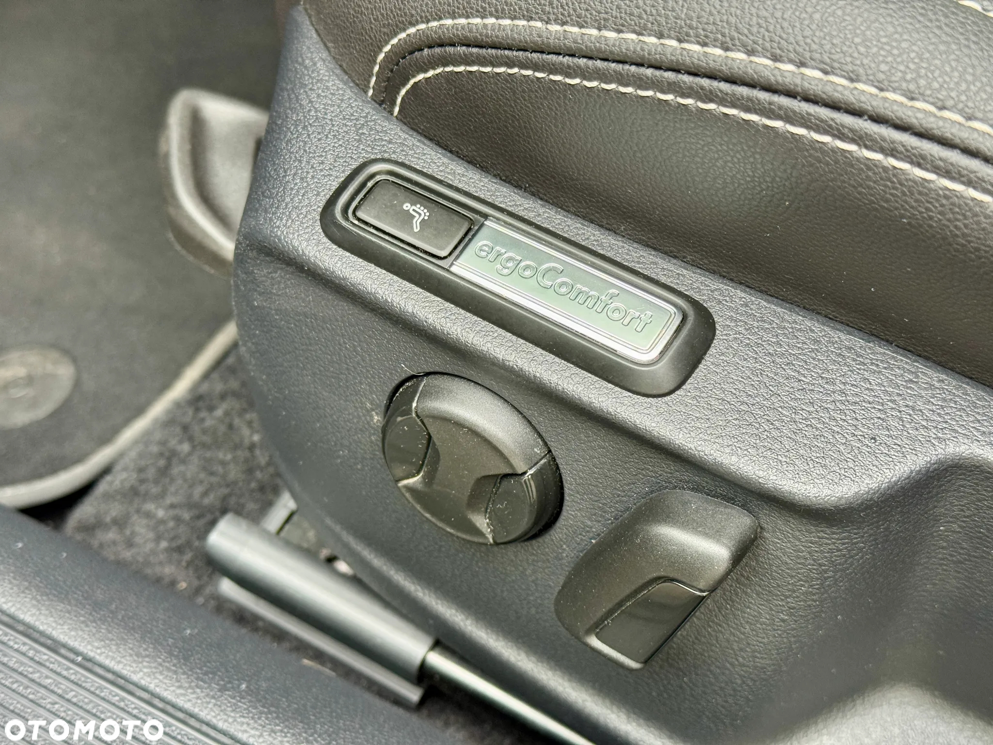 Volkswagen Passat Variant 2.0 TDI SCR DSG Business - 24