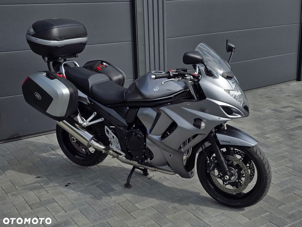 Suzuki GSX - 10