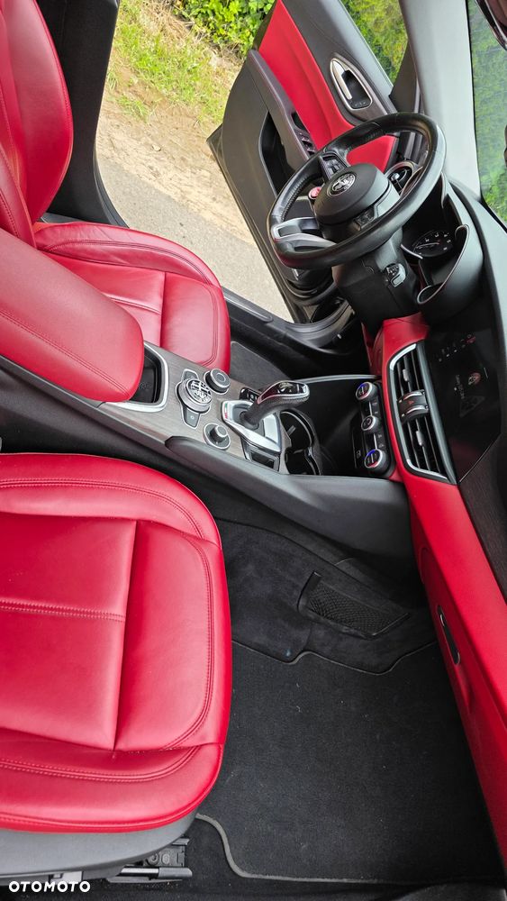 Alfa Romeo Giulia 2.0 Turbo TI Q4 - 21