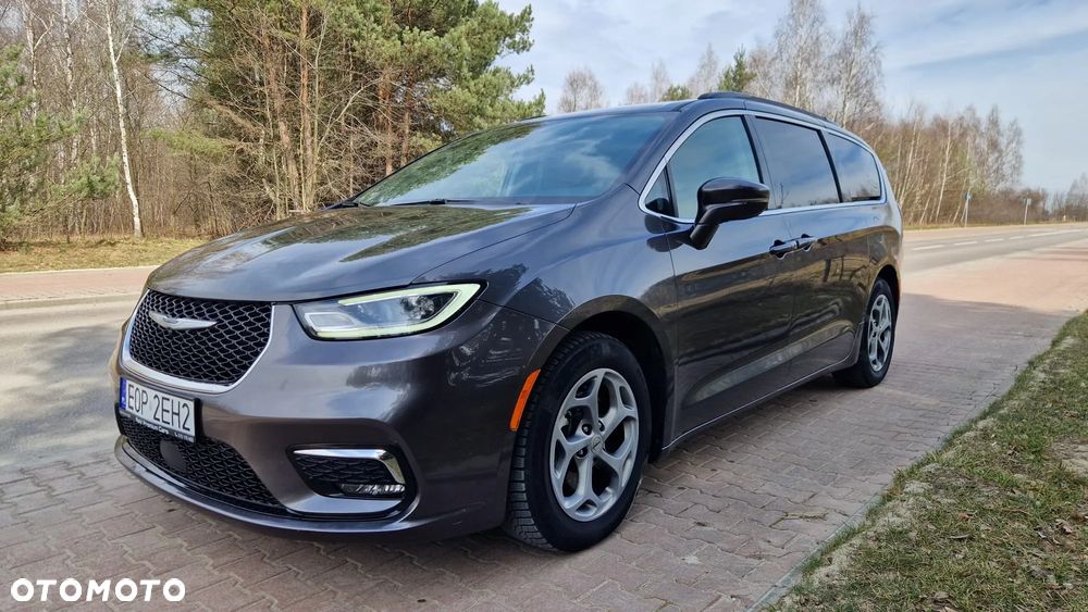 Chrysler Pacifica - 4