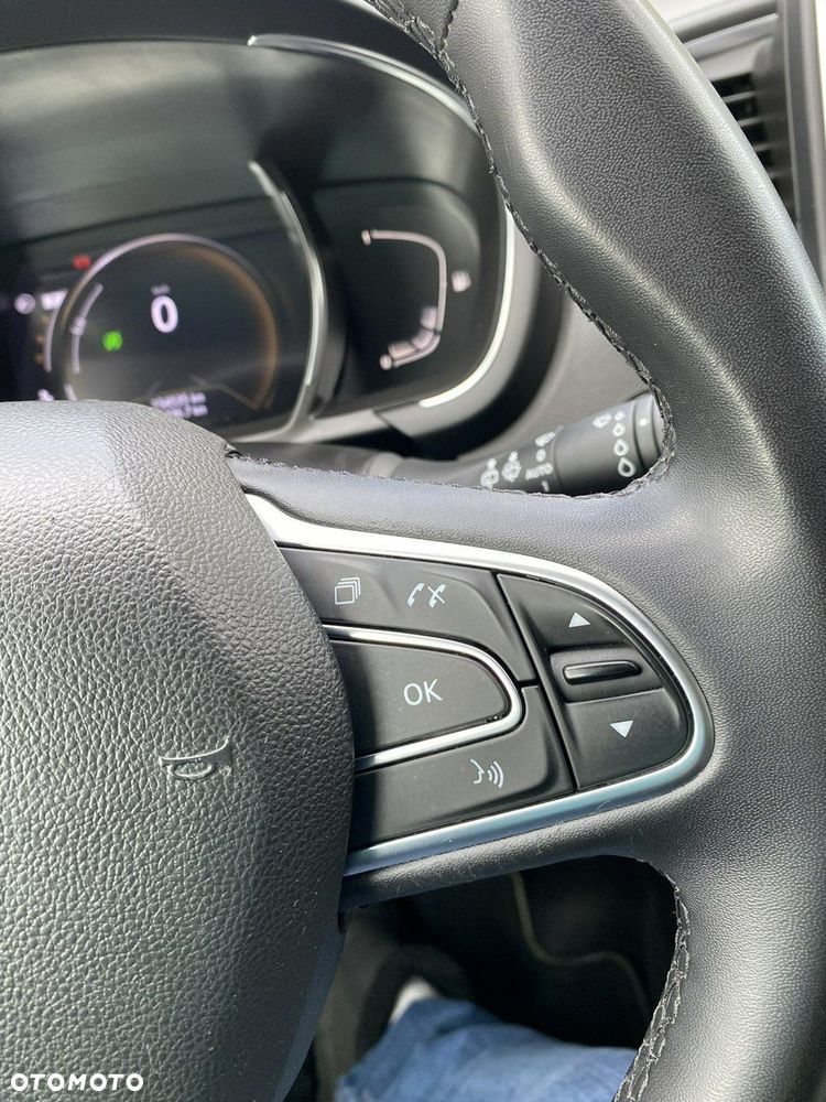 Renault Grand Scenic - 17