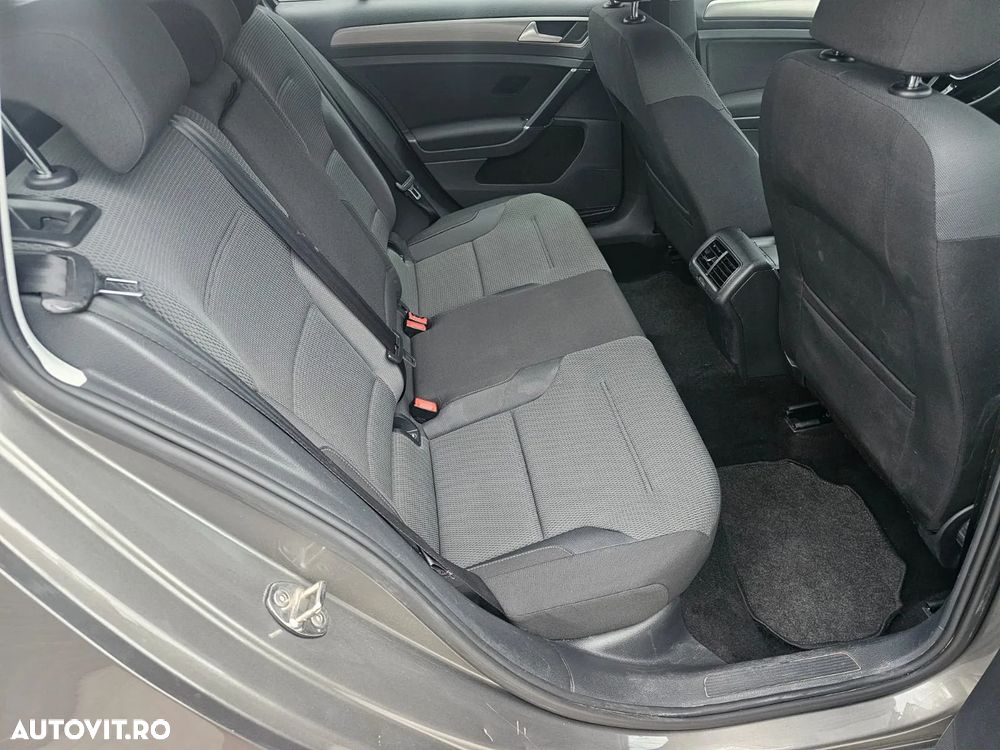 Volkswagen Golf 1.6 TDI BlueMotion Comfortline - 10