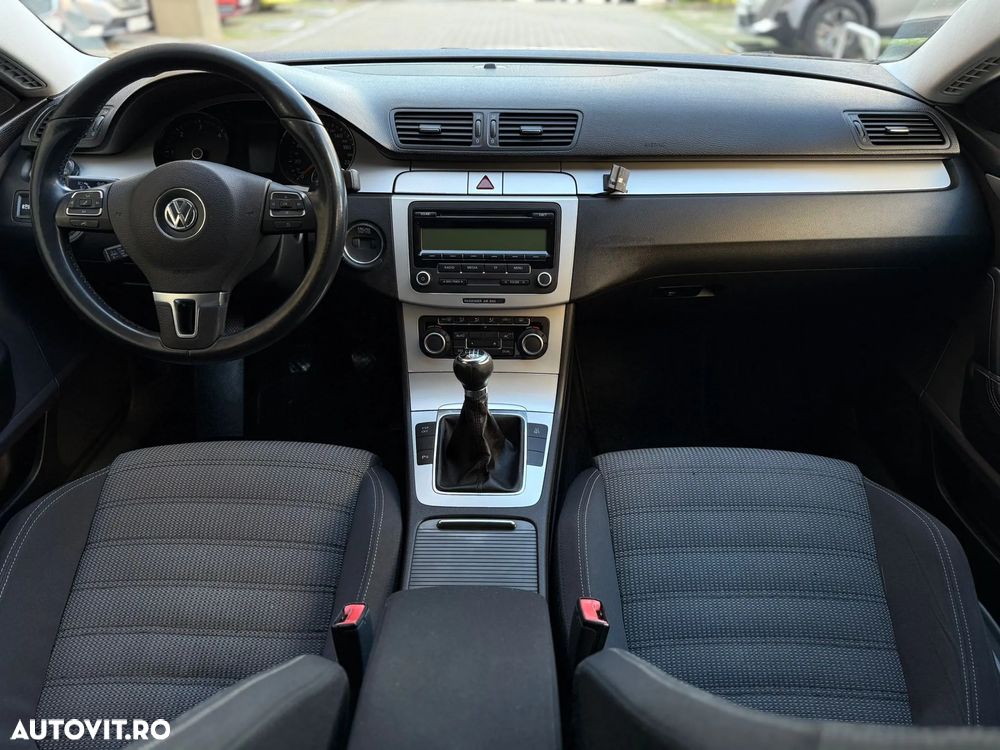 Volkswagen Passat 2.0 TDI BlueMotion Technology DPF Highline - 13