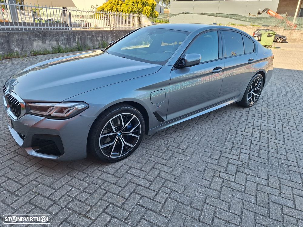 BMW 530 e Pack 50 anos M - 38