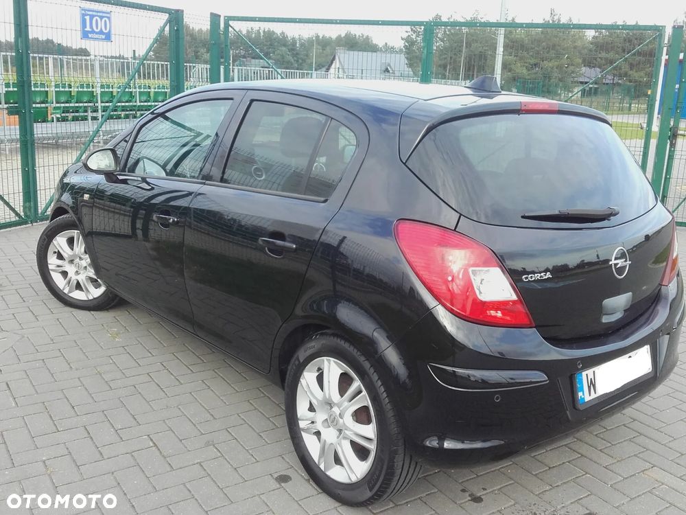 Opel Corsa 1.4 16V Cosmo - 2