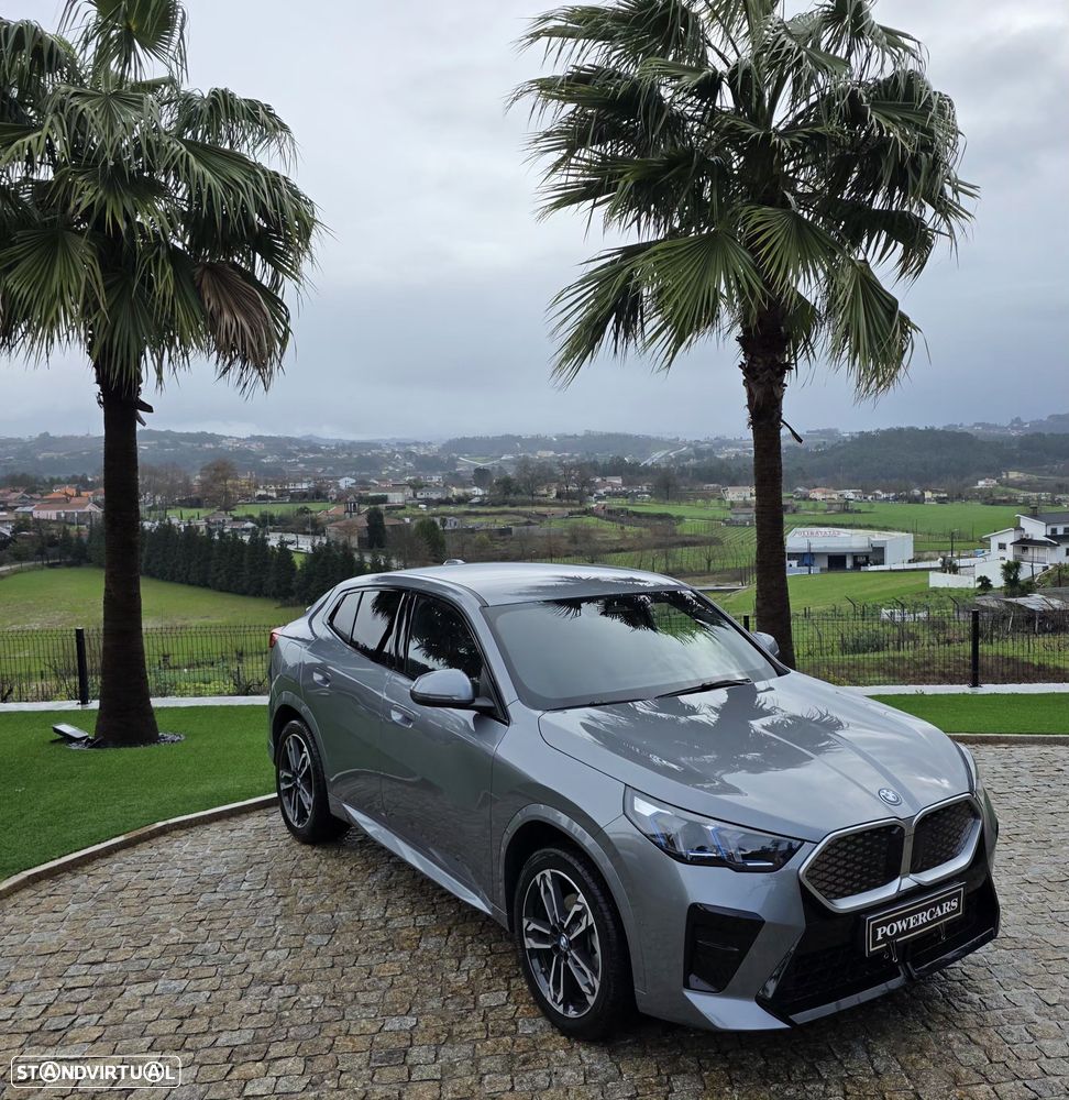 BMW iX2 eDrive20 Pack Desportivo M - 14