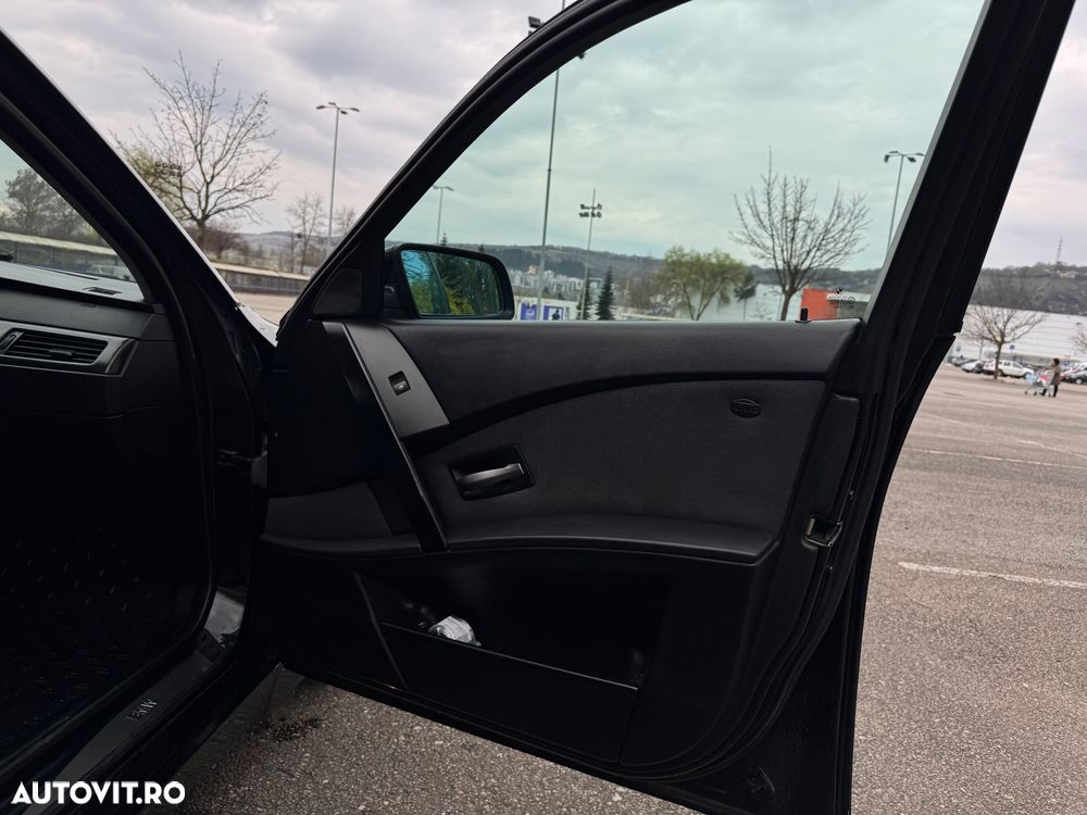 BMW Seria 5 525d Aut. - 13