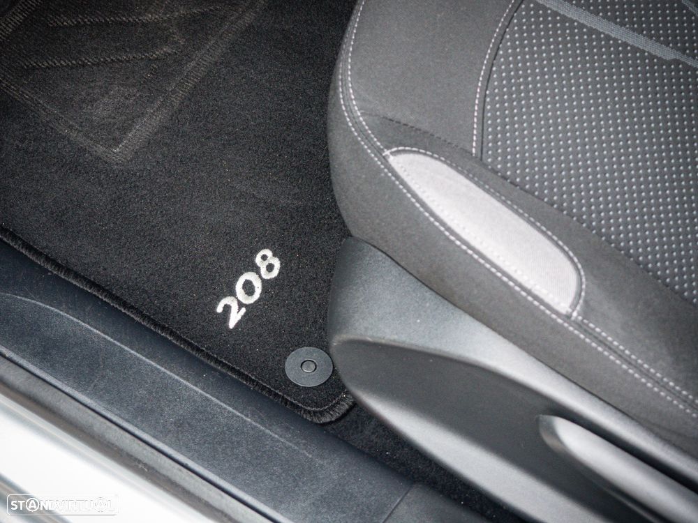 Peugeot 208 1.4 HDi SE Style - 27