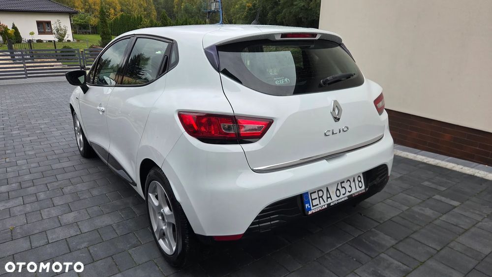 Renault Clio 1.2 16V 75 Night and Day - 8
