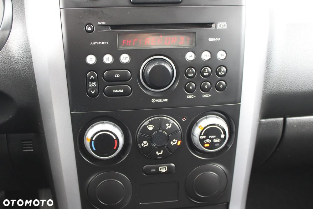 Suzuki Grand Vitara - 31