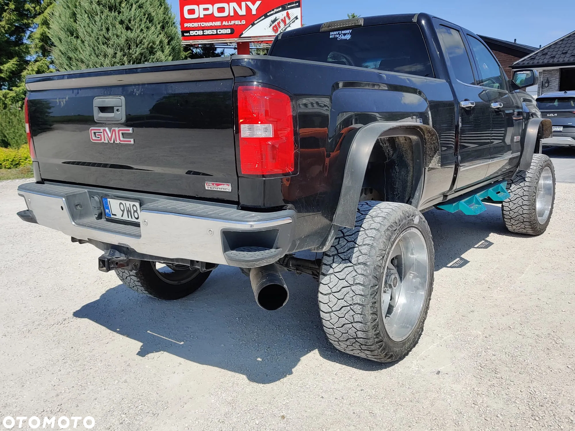 GMC Sierra - 4