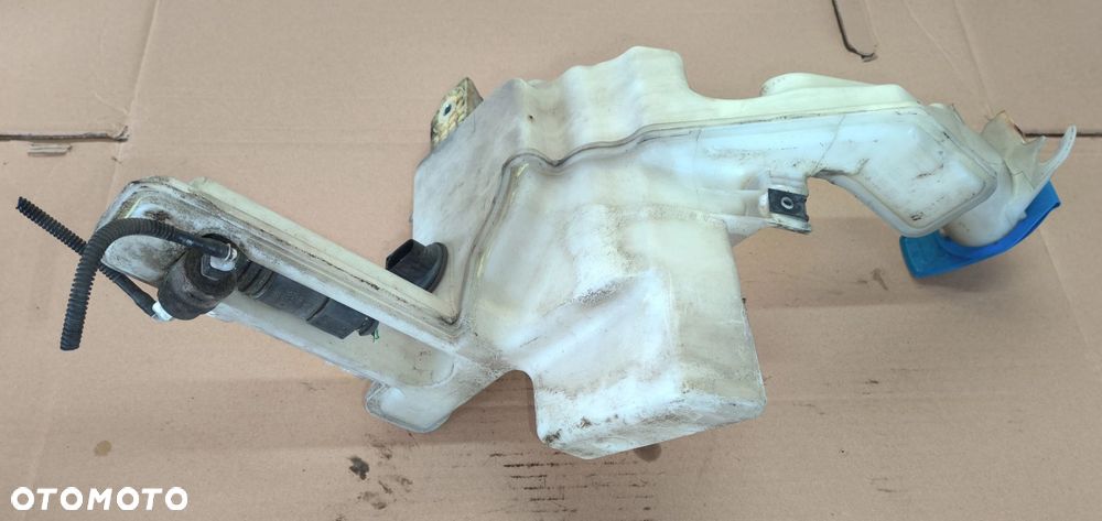 . Passat B6 zbiorniczek spryskiwaczy Volkswagen.