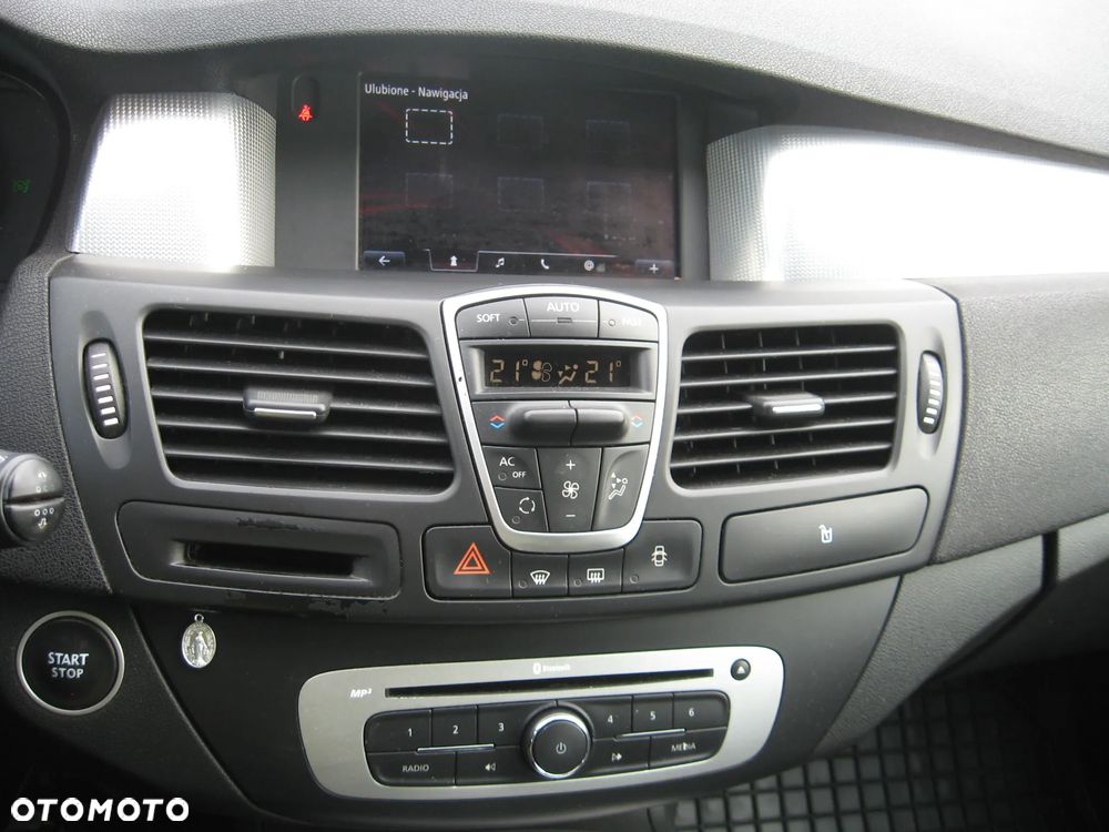 Renault Laguna Grandtour 2.0 dCi FAP Initiale - 12