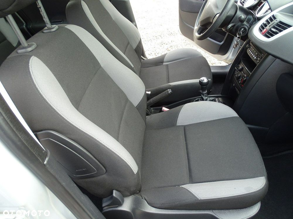 Peugeot 207 - 10