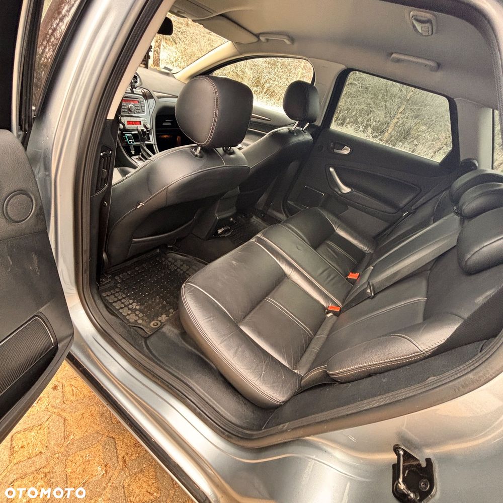 Ford Mondeo 2.0 TDCi Ghia - 11