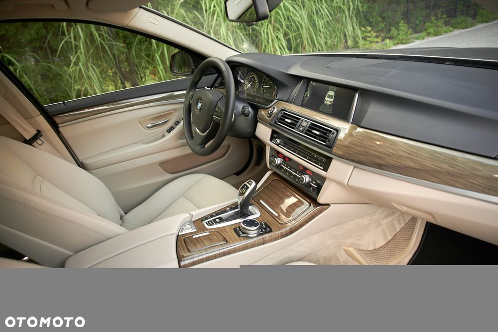 BMW Seria 5 525d xDrive Modern Line - 27