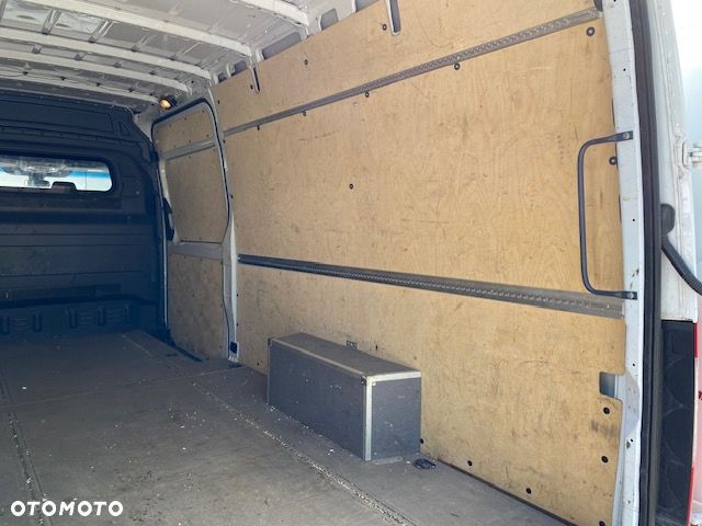 Mercedes-Benz Sprinter - 16