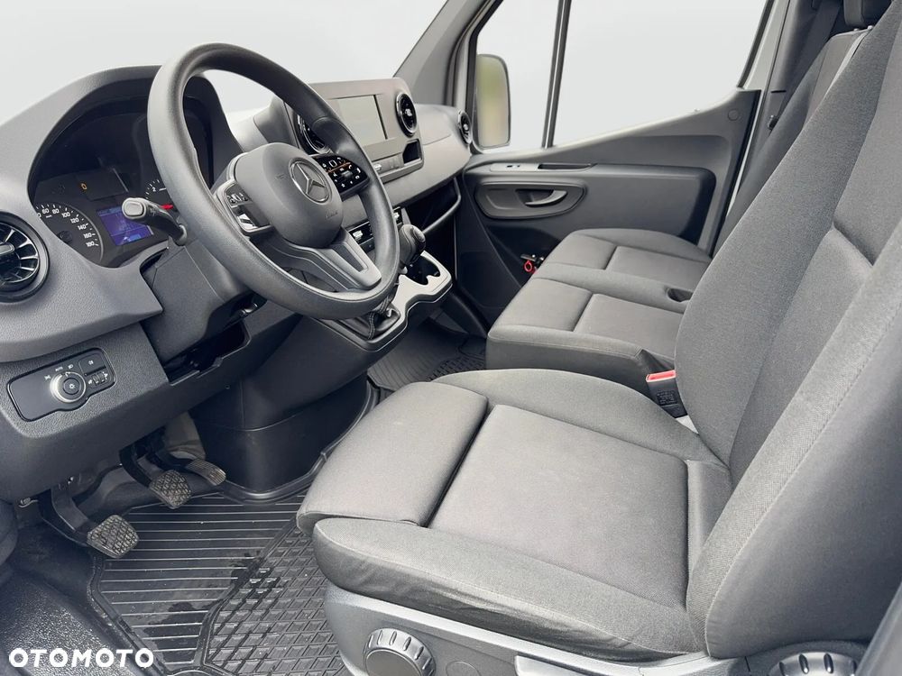 Mercedes-Benz Sprinter - 9