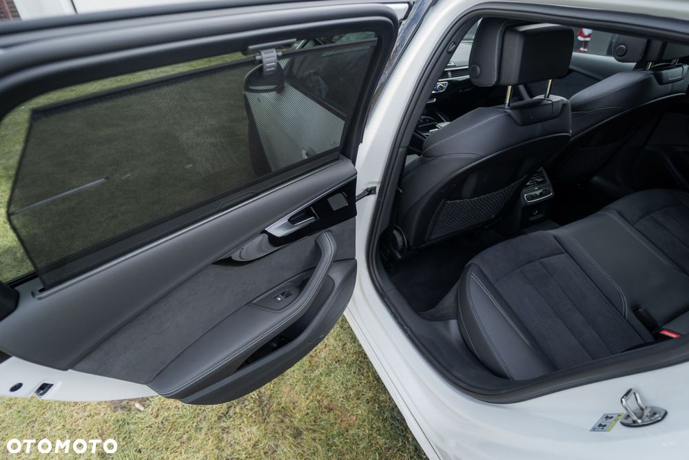 Audi A4 Avant 40 TDI S tronic S line - 15