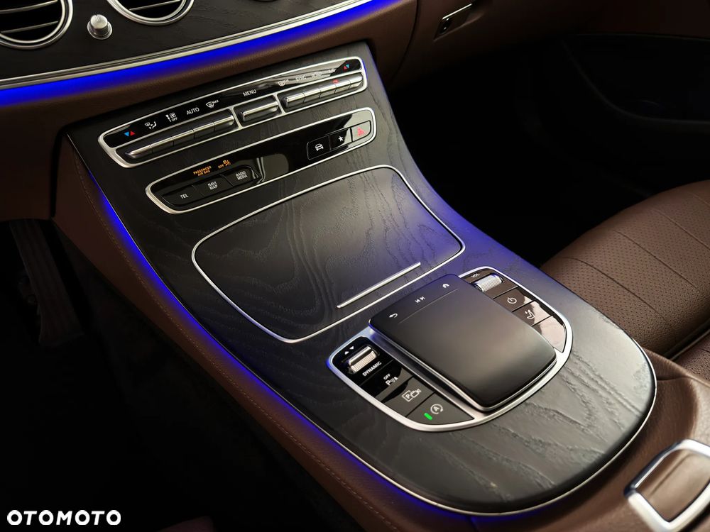 Mercedes-Benz Klasa E 220 d 4-Matic Avantgarde - 20