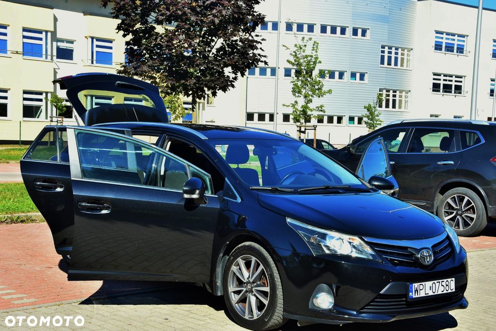 Toyota Avensis 2.0 D-4D Executive - 22