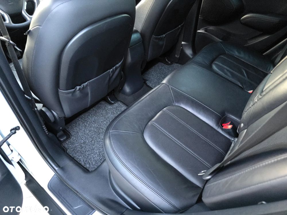 Hyundai ix35 2.0 CRDi 4WD Automatik Style - 22