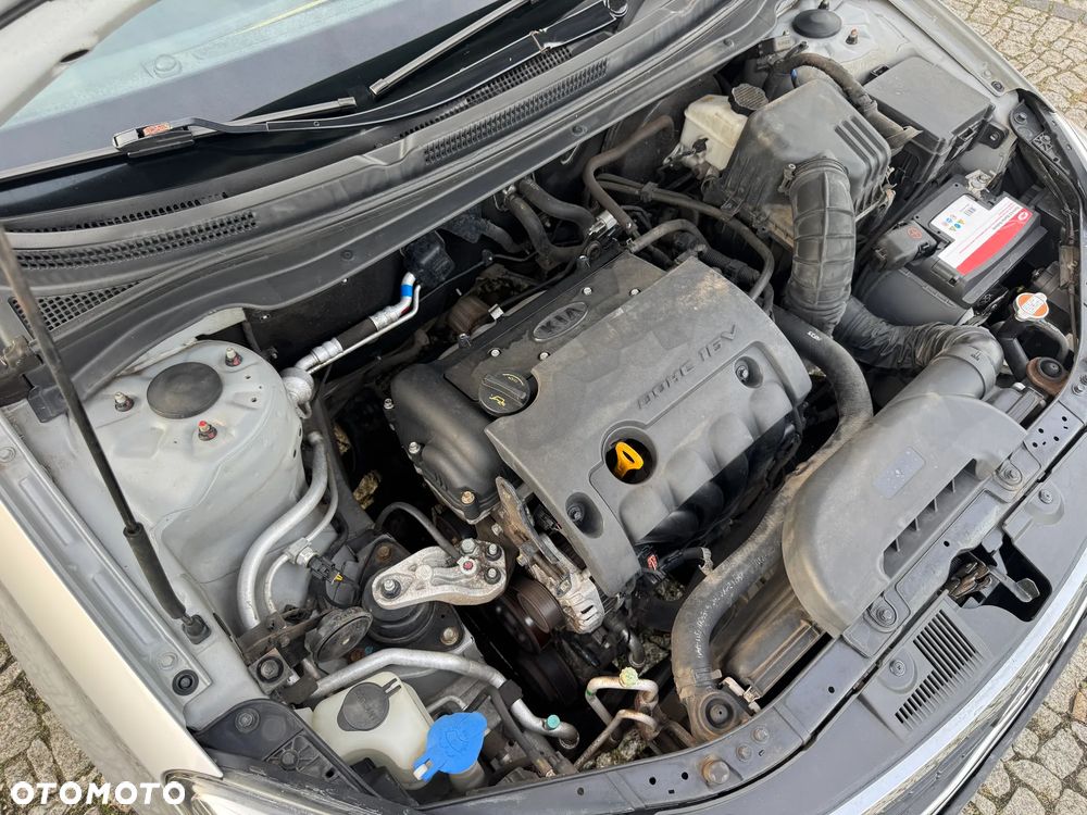 Kia Ceed 1.6 CVVT SW Dream-Team Edition - 38